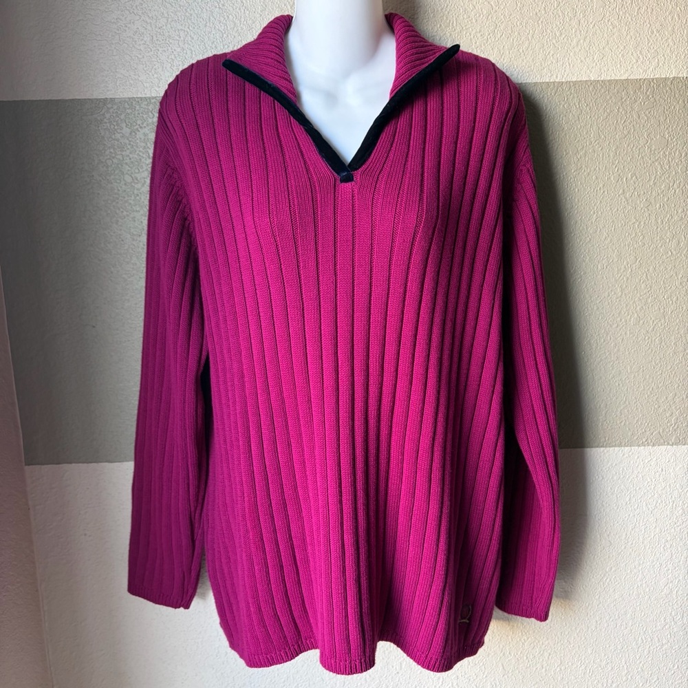 Tommy Hilfiger Women’s Large Magenta Ribbed Sweater V Neck Velvet Lined Collar